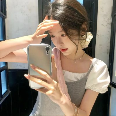 妮娜的所有 在线观看封面